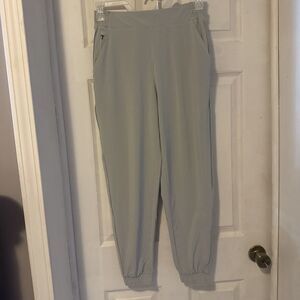 Athleta Brooklyn Textured Jogger in City Stripe Grey - Size 6